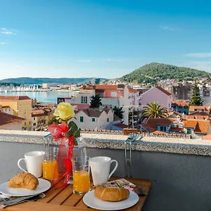 Appartement Kokolo With Sea View, Split